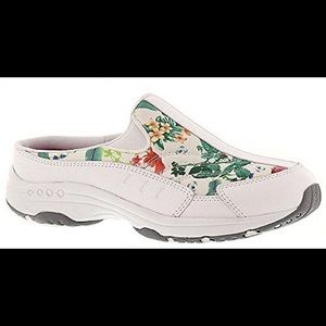 Easy Spirit Traveltime Clogs